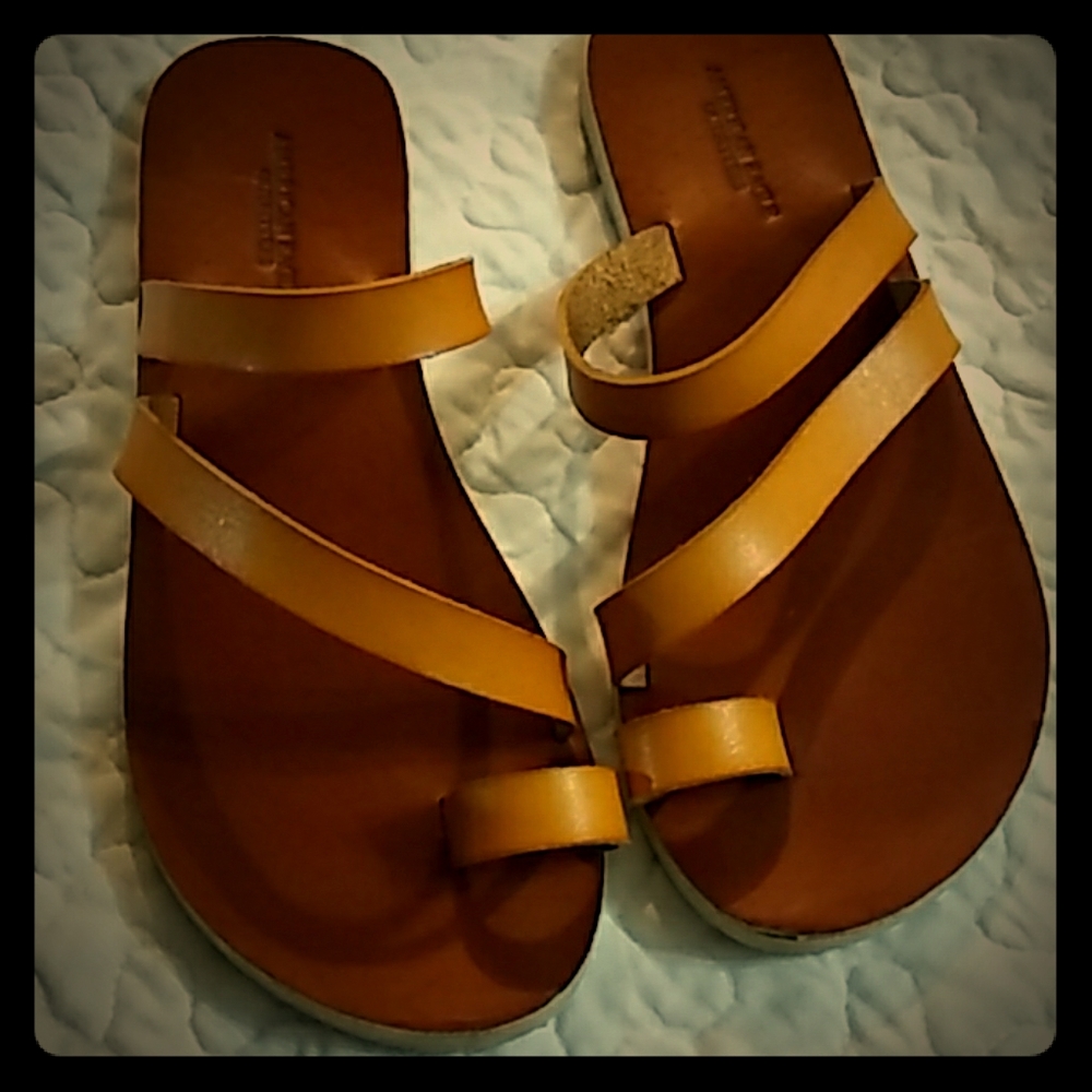 American Eagle Sandals